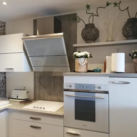 T2 Imperial アパート