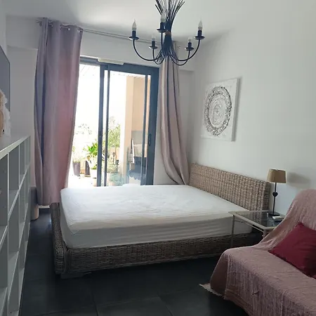 T2 Imperial Διαμέρισμα *